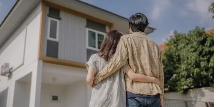 Single-story display homes